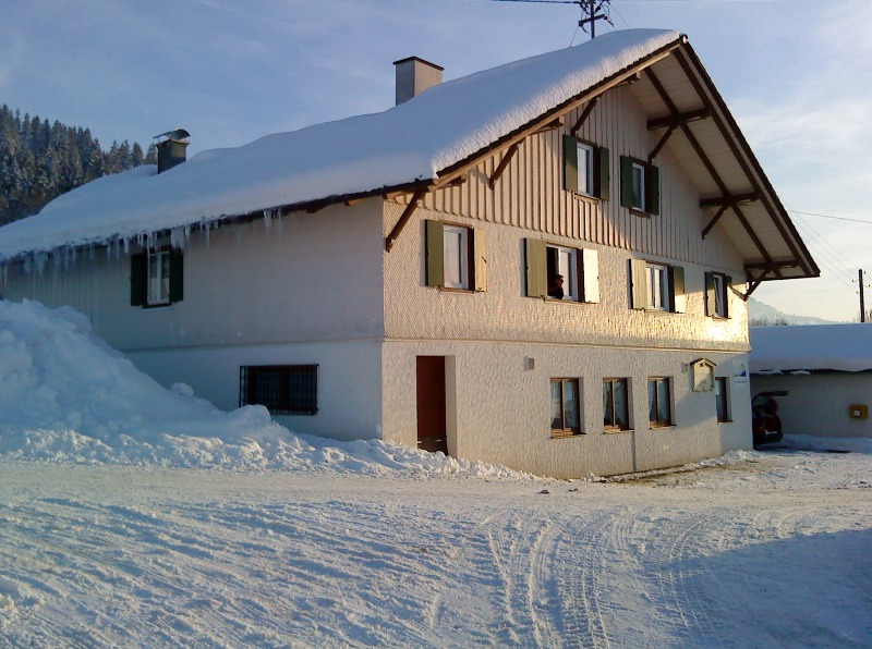 Das Kornwestheimer Haus ist tief verschneit