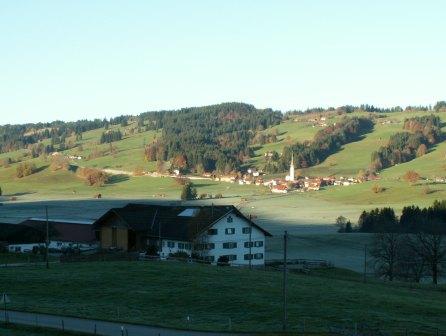 Blick vom Haus auf Vorderburg